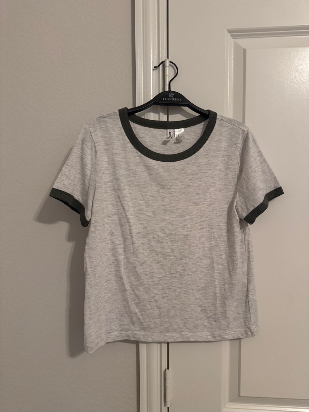 H&M Divivd ringer t-shirt women short sleeve size M